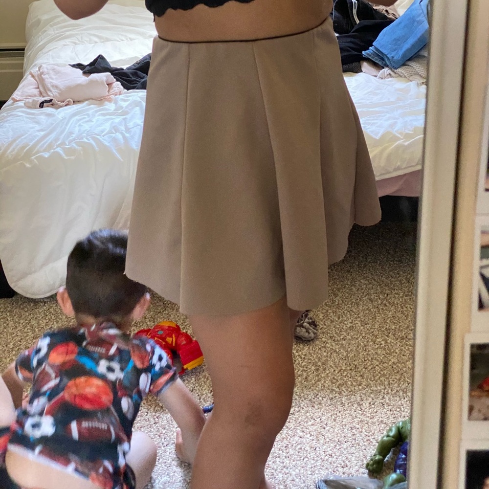 Mini skater skirt, 90’s vibe